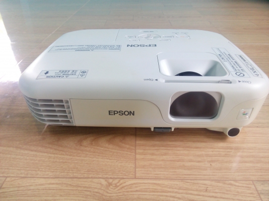 ขายโปรเจคเตอร์ Epson eb s02 สภาพเหมือนใหม่ไม่ค่อยได้ใช้ขายถูกโปรเ