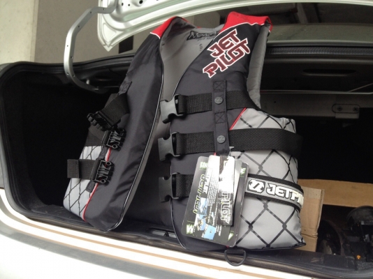 ขายชูชีพ jetpilot ของใหม่ครับ