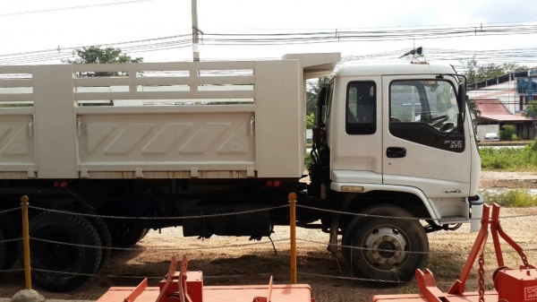 Isuzu270 ยูโร วัน ปี43 ดั้มพ์ใหม่  แหละเก็บสีหัวไปในคลาวเดี่ยวกัน แหละเปลี่ยนยางใหม่10เส้น
