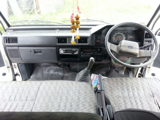 Mitsu L300 รถขับได้ เครื่องดีเซล สีขาวเดิมๆ เบาะครบ มีทะเบียนครับ