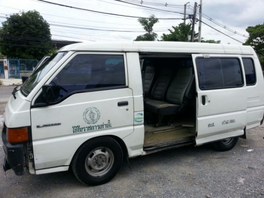 Mitsu L300 รถขับได้ เครื่องดีเซล สีขาวเดิมๆ เบาะครบ มีทะเบียนครับ