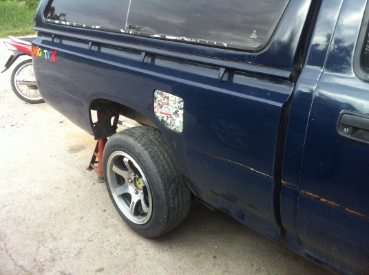 ขายลูกกระบะ ln-80  ไมตี้ 4ขอพร้อมหลังคา   8000 บาท