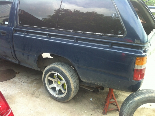 ขายลูกกระบะ ln-80  ไมตี้ 4ขอพร้อมหลังคา   8000 บาท