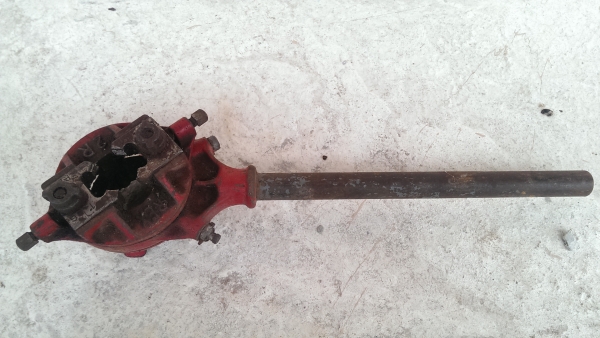 ประแจต๊าปเกลียวท่อ 1"