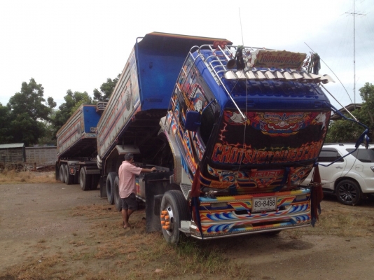 ขายรถ10ล้อดั๊มเครื่อง320แรง แม่ลูก3คานแท้ สวยๆพร้อมใช้งาน