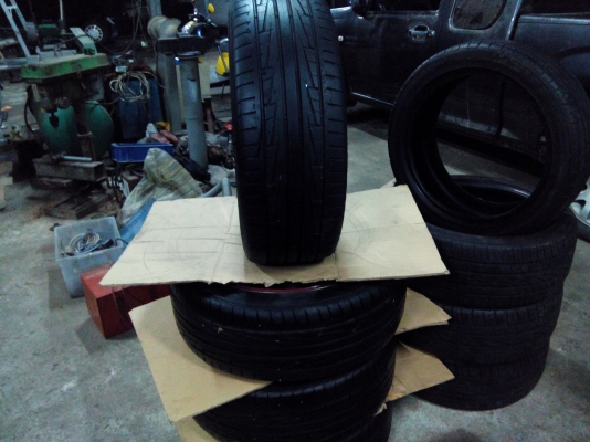 ขายแม็กซ์18" พร้อมยาง5รู 114.3 ยางปี12 ขาย8,000