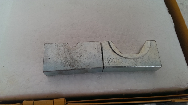 คีมย้ำหัวสายไฮโดรลิก