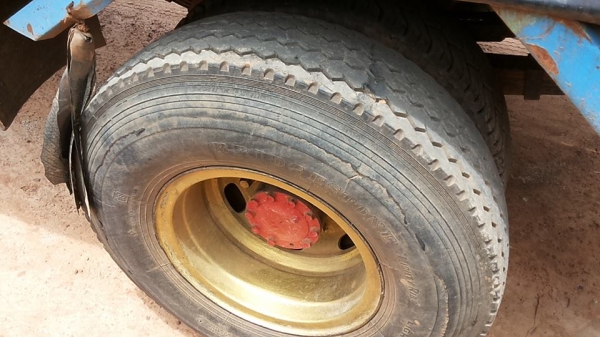 ***ขายแล้วครับขอบคุณ Truck2hand ขาย6ล้อช่วงล่างใหญ่ๆ ISUZU KS 774xxxx 4BC2-100HP เครื่องเดิม100แรงฝาขาว ฟิตมาใหม่ไม่นาน แน่นๆ แห้งๆไม่เยิ้ม แรงดี เกียร์สั้นสายเข้าง่ายไม่หลุด ใส่เกียร์ใหญ่ เกียร์ร็อค พร้อมลุย ช่วงล่างใหญ่F หน้า-หลัง คัสซีดี มีเก็บงานมา