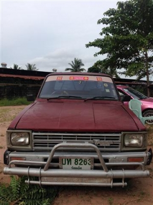 ขายรถกระบะ TOYOTA RN12 สภาพพร้อมใช้งาน  เกียร์ธรรมดา 4เกียร์  เดิมๆเครืองดีครัชชีสวยเครื่องดีขับกลับได้เลย เอกสารพร้อมโอน