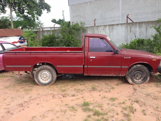 ขายรถกระบะ TOYOTA RN12 สภาพพร้อมใช้งาน  เกียร์ธรรมดา 4เกียร์  เดิมๆเครืองดีครัชชีสวยเครื่องดีขับกลับได้เลย เอกสารพร้อมโอน