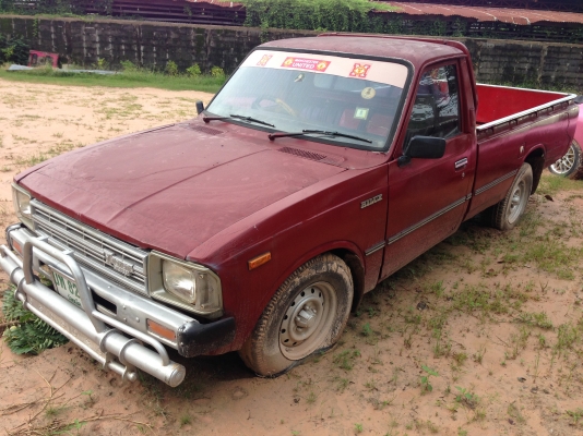 ขายรถกระบะ TOYOTA RN12 สภาพพร้อมใช้งาน  เกียร์ธรรมดา 4เกียร์  เดิมๆเครืองดีครัชชีสวยเครื่องดีขับกลับได้เลย เอกสารพร้อมโอน