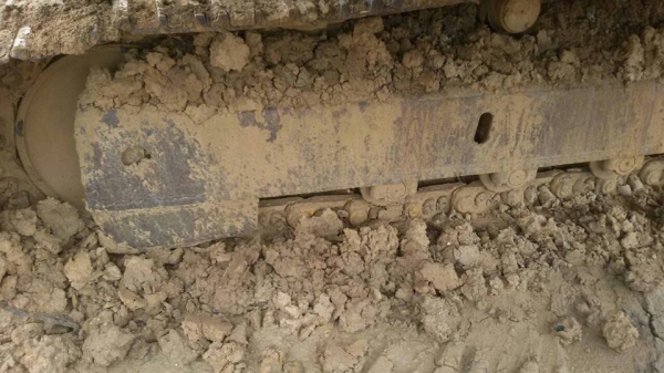 ***ขายแล้วครับขอบคุณ Truck2hand ขายแบคโฮ ถูกๆ KOMATSU PC200-3 แปลงคอนโทรลสั้น เครื่องเดิมปั้มเดิม เครื่องKOMATSU 6D105-135HP 6สูบ เครื่องดีแรงดี ปั้มดีแรง ทำงานดีไม่โหลด บูมอาร์มดี มีปะ1แผล เอวใหม่แน่นตึ๊บ ไม่มีร้าว ช่วงล่าง70-80\% โซ่ใหม่ เฟรมดีหนาดี โรลเ ***ขายแล้วครับขอบคุณ Truck2hand ขายแบคโฮ ถูกๆ KOMATSU PC200-3 แปลงคอนโทรลสั้น เครื่องเดิมปั้มเดิม เครื่องKOMATSU 6D105-135HP 6สูบ เครื่องดีแรงดี ปั้มดีแรง ทำงานดีไม่โหลด บูมอาร์มดี มีปะ1แผล เอวใหม่แน่นตึ๊บ ไม่มีร้าว ช่วงล่าง70-80\% โซ่ใหม่ เฟรมดีหนาดี โรลเ