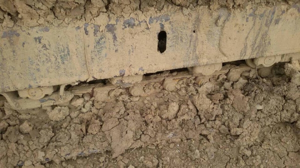 ***ขายแล้วครับขอบคุณ Truck2hand ขายแบคโฮ ถูกๆ KOMATSU PC200-3 แปลงคอนโทรลสั้น เครื่องเดิมปั้มเดิม เครื่องKOMATSU 6D105-135HP 6สูบ เครื่องดีแรงดี ปั้มดีแรง ทำงานดีไม่โหลด บูมอาร์มดี มีปะ1แผล เอวใหม่แน่นตึ๊บ ไม่มีร้าว ช่วงล่าง70-80\% โซ่ใหม่ เฟรมดีหนาดี โรลเ ***ขายแล้วครับขอบคุณ Truck2hand ขายแบคโฮ ถูกๆ KOMATSU PC200-3 แปลงคอนโทรลสั้น เครื่องเดิมปั้มเดิม เครื่องKOMATSU 6D105-135HP 6สูบ เครื่องดีแรงดี ปั้มดีแรง ทำงานดีไม่โหลด บูมอาร์มดี มีปะ1แผล เอวใหม่แน่นตึ๊บ ไม่มีร้าว ช่วงล่าง70-80\% โซ่ใหม่ เฟรมดีหนาดี โรลเ