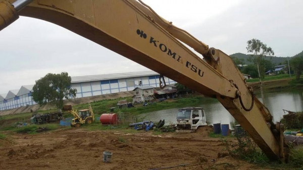 ***ขายแล้วครับขอบคุณ Truck2hand ขายแบคโฮ ถูกๆ KOMATSU PC200-3 แปลงคอนโทรลสั้น เครื่องเดิมปั้มเดิม เครื่องKOMATSU 6D105-135HP 6สูบ เครื่องดีแรงดี ปั้มดีแรง ทำงานดีไม่โหลด บูมอาร์มดี มีปะ1แผล เอวใหม่แน่นตึ๊บ ไม่มีร้าว ช่วงล่าง70-80\% โซ่ใหม่ เฟรมดีหนาดี โรลเ ***ขายแล้วครับขอบคุณ Truck2hand ขายแบคโฮ ถูกๆ KOMATSU PC200-3 แปลงคอนโทรลสั้น เครื่องเดิมปั้มเดิม เครื่องKOMATSU 6D105-135HP 6สูบ เครื่องดีแรงดี ปั้มดีแรง ทำงานดีไม่โหลด บูมอาร์มดี มีปะ1แผล เอวใหม่แน่นตึ๊บ ไม่มีร้าว ช่วงล่าง70-80\% โซ่ใหม่ เฟรมดีหนาดี โรลเ