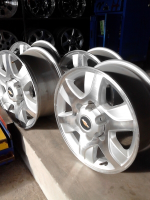 แม๊ก เชฟโรเร็ต ISUZU  ขนาด 6 รู ขอบ 16  ขายเป็นชุด 4 วง TEL.081-427-3941