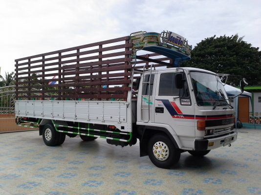 ขาย 6ล้อISUZU  ร็อคกี้ 175แรง ยาว6.20 ม.  กระบะคอกไม้