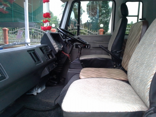 ขาย 6ล้อISUZU  ร็อคกี้ 175แรง ยาว6.20 ม.  กระบะคอกไม้