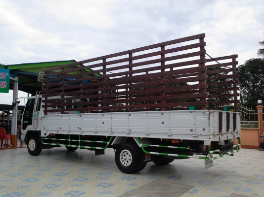 ขาย 6ล้อISUZU  ร็อคกี้ 175แรง ยาว6.20 ม.  กระบะคอกไม้