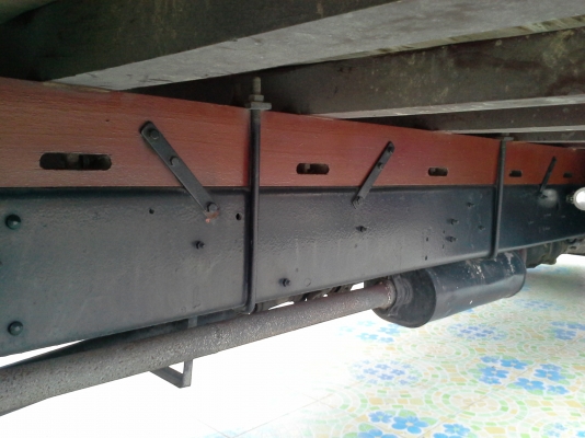 ขาย 6ล้อISUZU  ร็อคกี้ 175แรง ยาว6.20 ม.  กระบะคอกไม้