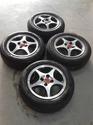 175/65R14 MICHELIN ENERGY XM2 ขาย ชุด 4 ล้อ 4800  บาท TEL.081-427-3941