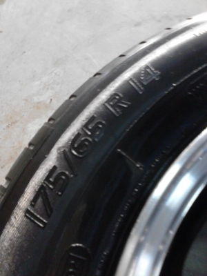 175/65R14 MICHELIN ENERGY XM2 ขาย ชุด 4 ล้อ 4800  บาท TEL.081-427-3941