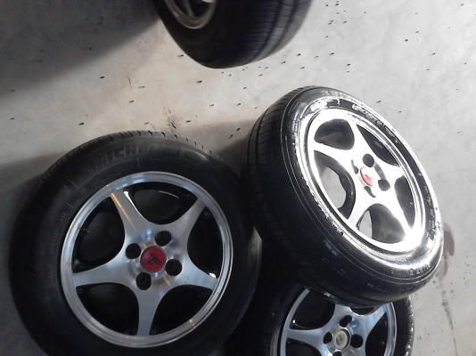 175/65R14 MICHELIN ENERGY XM2 ขาย ชุด 4 ล้อ 4800  บาท TEL.081-427-3941