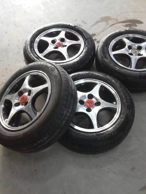 175/65R14 MICHELIN ENERGY XM2 ขาย ชุด 4 ล้อ 4800  บาท TEL.081-427-3941