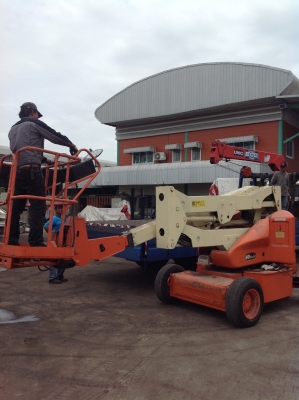 รถกระเช้าไฟฟ้า JLG LIFT