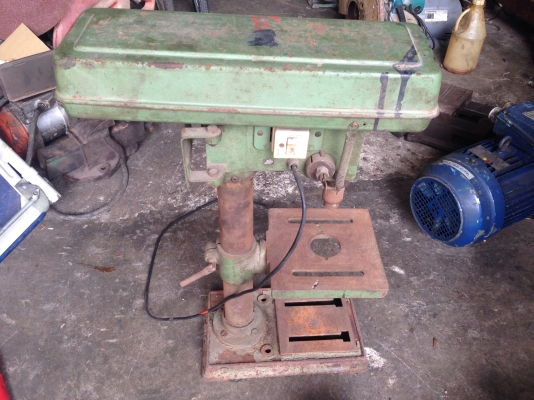 ขายสว่านแท่น ขนาดเล็ก สภาพสวย (ขาดพูเล่ตรงมอเตอร์กับสายพาน) นำมาติดตั้งก็ใช้ได้เลยครับ ขายถูกครับ