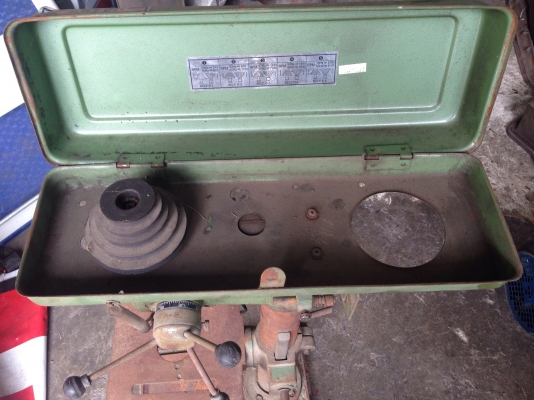 ขายสว่านแท่น ขนาดเล็ก สภาพสวย (ขาดพูเล่ตรงมอเตอร์กับสายพาน) นำมาติดตั้งก็ใช้ได้เลยครับ ขายถูกครับ