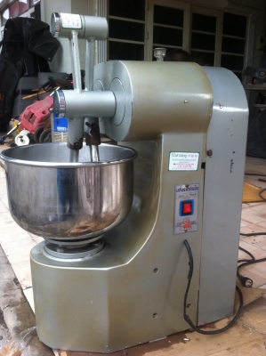 เครื่องนวดแป้งโง้วฮวดหยู 2 แขน 11,500 บาท