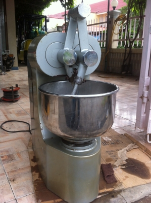 เครื่องนวดแป้งโง้วฮวดหยู 2 แขน 11,500 บาท