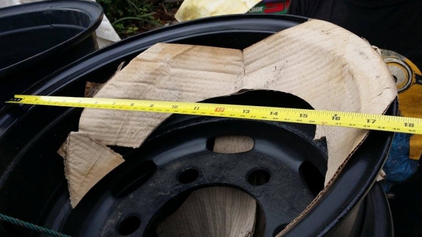 กะทะล้อ 6 รู เก่าญี่ปุ่น สภาพใหม่ ขนาดความกว้าง 17.5" ความสูง 7" กะทะล้อ 6 รู เก่าญี่ปุ่น สภาพใหม่ ขนาดความกว้าง 17.5" ความสูง 7"