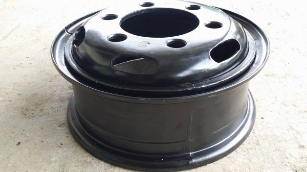 กะทะล้อ 6 รู เก่าญี่ปุ่น สภาพใหม่ ขนาดความกว้าง 17.5" ความสูง 7" กะทะล้อ 6 รู เก่าญี่ปุ่น สภาพใหม่ ขนาดความกว้าง 17.5" ความสูง 7"