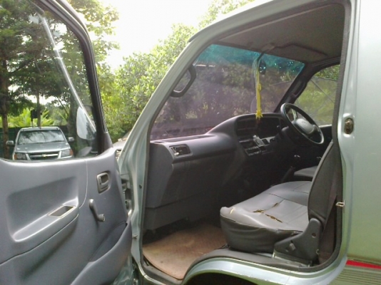 ขายด่วน รถตู้ปี2001พ.เพาเวอร์