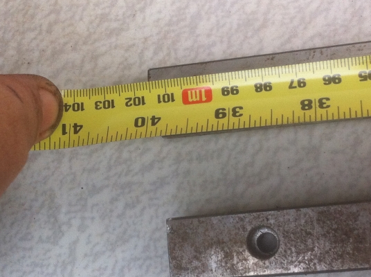 ชุดลูกกลิ้งรางสไลด์ถอดจากเครื่องCNC ขนาดกว้าง 21 มม. ยาว 100. ซม(เหลือ 2 ชุด)