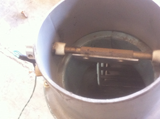 โบว์เวอร เป่า - ดูด จากญี่ปุ่น ใช้ไฟบ้าน 220V. ท่อขนาด 4 นิ้ว มอเตอร์ขนาด 520 W.