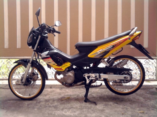 ขออนุญาติขาย Honda Sonic 125 CC. รุ่นไมล์ขาว สภาพสวยนางฟ้า โอนให้ฟรี