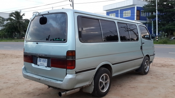 ขอแจมหน่อยนะครับขายด่วนรถตู้TOYOTAสภาพสวยแอร์เย็น เครื่องดี ยางสวยใช้งานได้นานราคาไม่แพงโทร0843923995