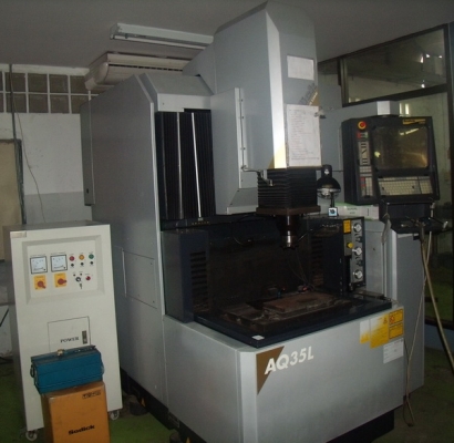 ขายเครื่องเจาะ SUPER DRILL SEIBU , WIRE CUT , EDM SODICK สภาพใหม่ดีใหม่มาก ปี2013 ของอุปกรณ์ครบ ใช้งานได้ปกติ