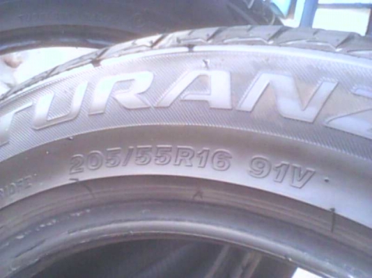 ขายยาง 205/55/16 ปี 12 บิดสโตน ชุด 4 วง 2500 บาท