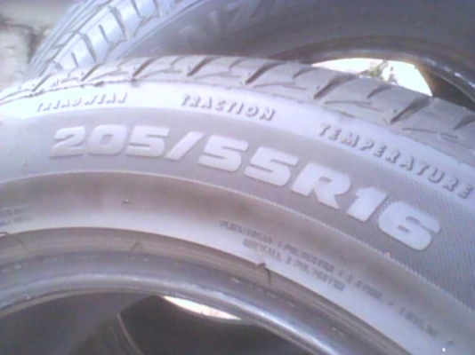 ขายยาง 205/55/16 ปี 12 บิดสโตน ชุด 4 วง 2500 บาท