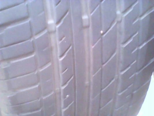 ขายยาง 215/60/16 ปี 12 ชุด 4 วง 2500 บาท