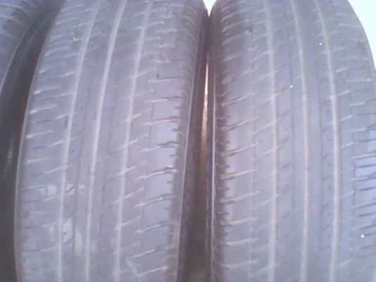 ขายยาง 215/60/16 ปี 12 ชุด 4 วง 2500 บาท