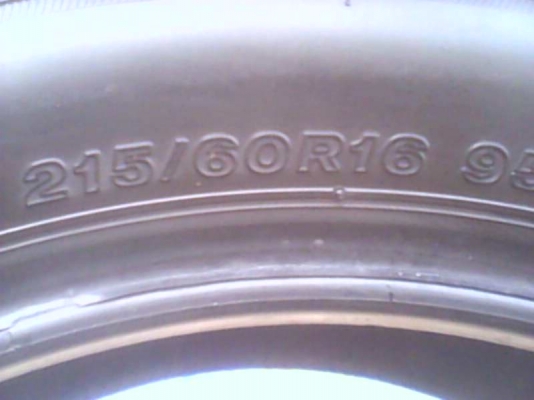 ขายยาง 215/60/16 ปี 12 ชุด 4 วง 2500 บาท