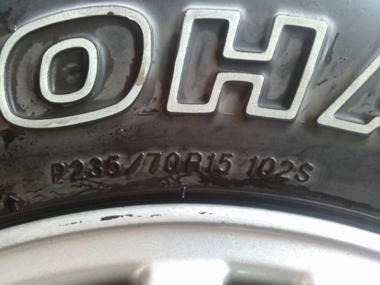 ขายยาง YOKOHAMA 235/70 R15 ยางปี09 พร้อมแม็ก ISUZU 4เส้นราคา10000บาท 081-8754469 ตี๋ออโต้แอร์มหาชัย