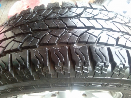 ขายยาง YOKOHAMA 235/70 R15 ยางปี09 พร้อมแม็ก ISUZU 4เส้นราคา10000บาท 081-8754469 ตี๋ออโต้แอร์มหาชัย