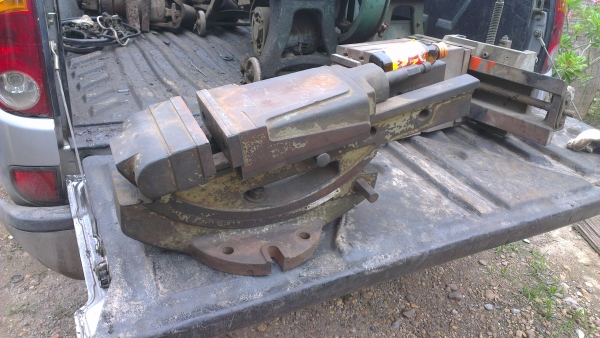 Sell> ขายปากกาองศา หน้ากว้าง 6" นิ้ว ญี่ปุ่น ปากเลื่อนได้ 3 ระดับครับ ของเก่าเก็บสวยๆ ไม่มีตำหนิครับ จัดส่งทั่วประเทศ