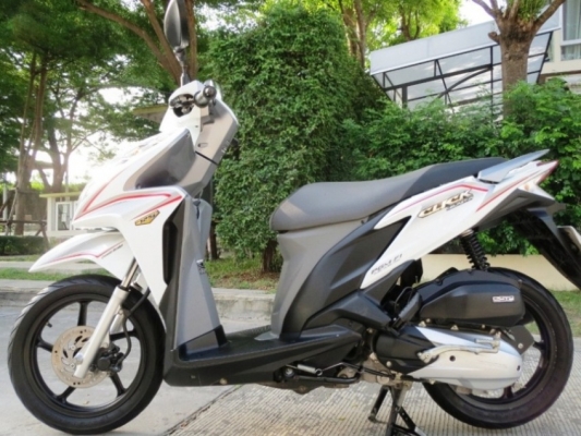 ตัว TOP สุด Click 125i Idling stop 2013  เดิมดี  ไม่มีบิวด์  เพียง 38,900 บาทเท่านั้น