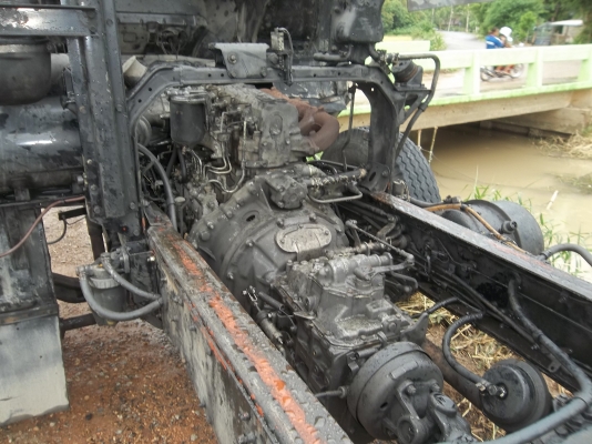 ขายด่วนรถบรรทุกหกล้อลากคลัชชี เครื่องยนต์ 165แรง สภาพสวย